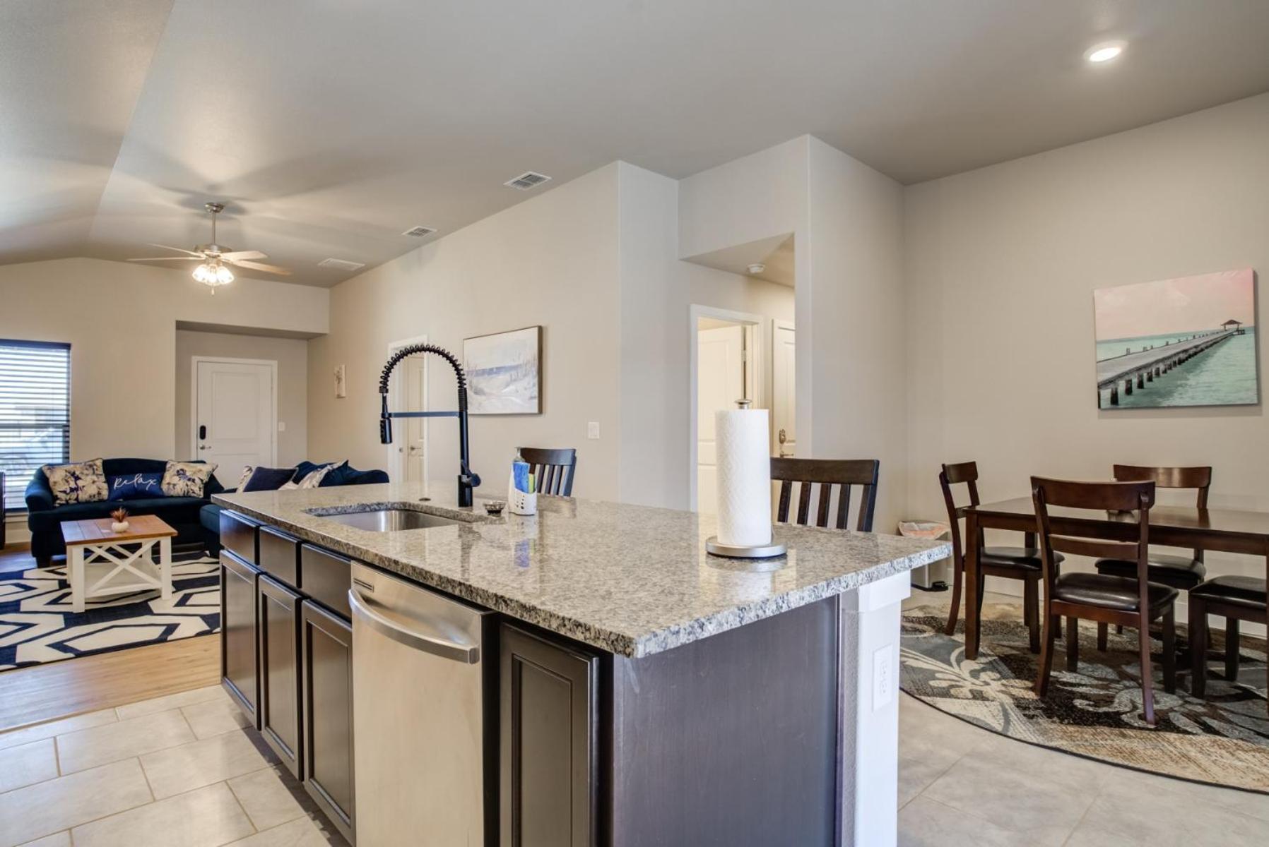 Milano Lodge - Cozy Retreat Lubbock Bagian luar foto